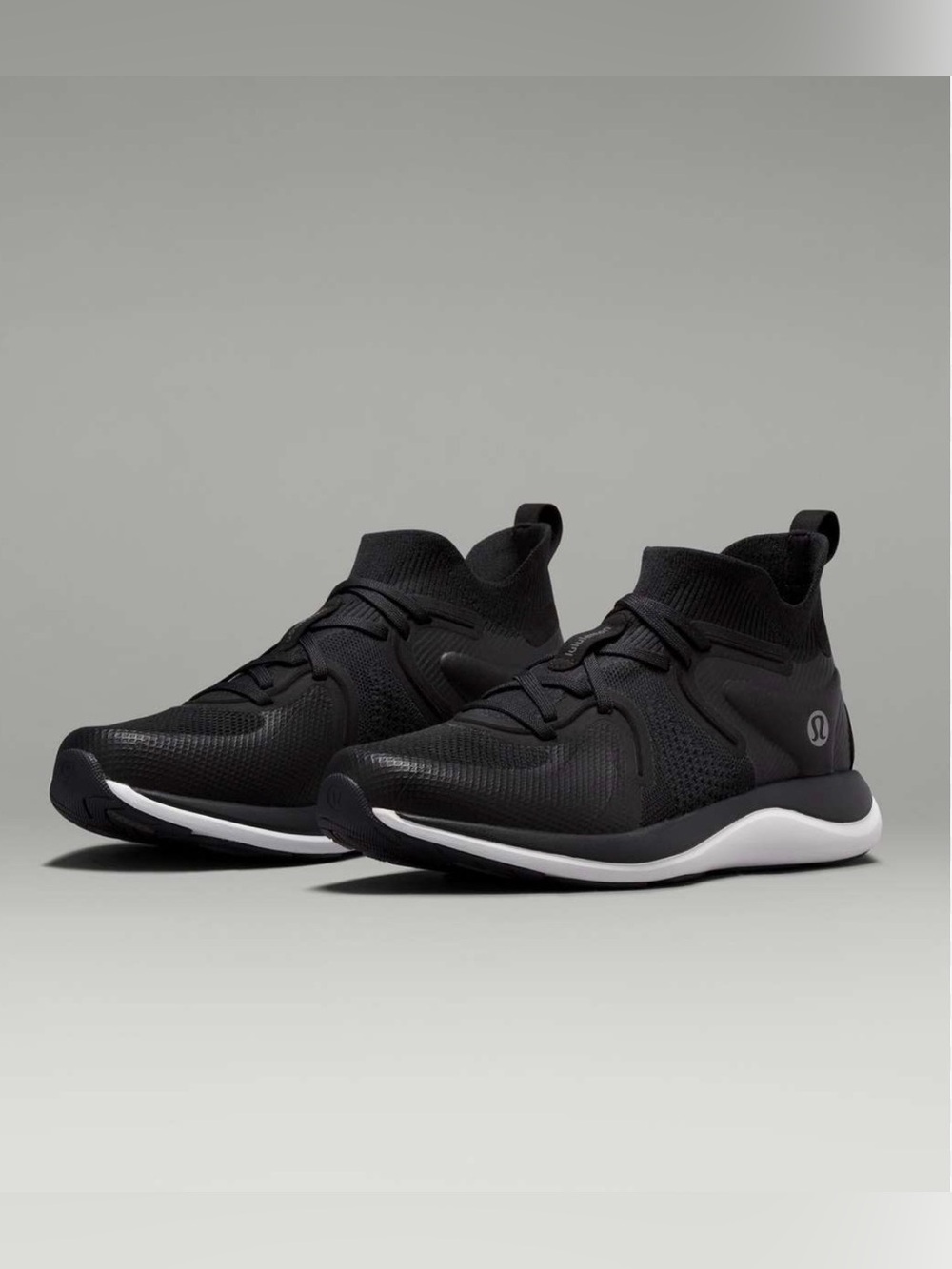 Lululemon Chargefeel Workout Shoe Mid 2 black/white, and anchor Women’s Size 8